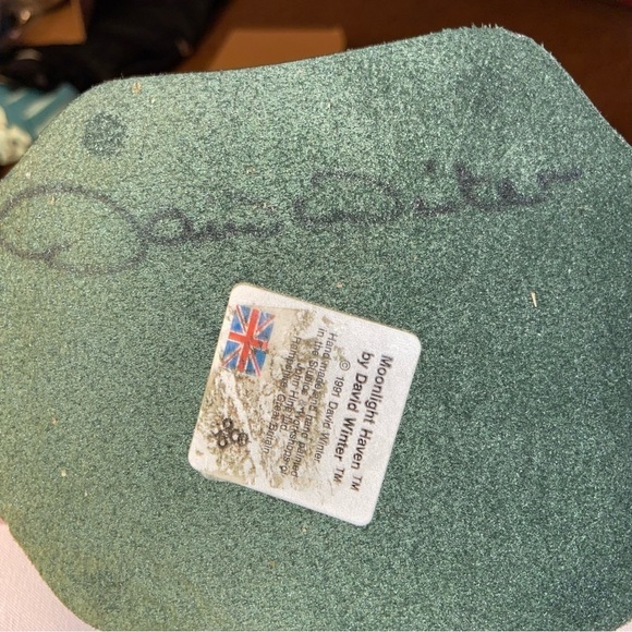 1991 David Winter “Moonlight Haven” English Cottage is handmade, hand-painted. - Picture 6 of 16